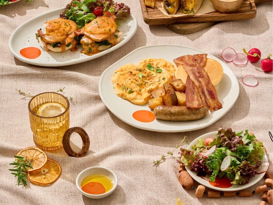 Free daily cooked-to-order breakfast