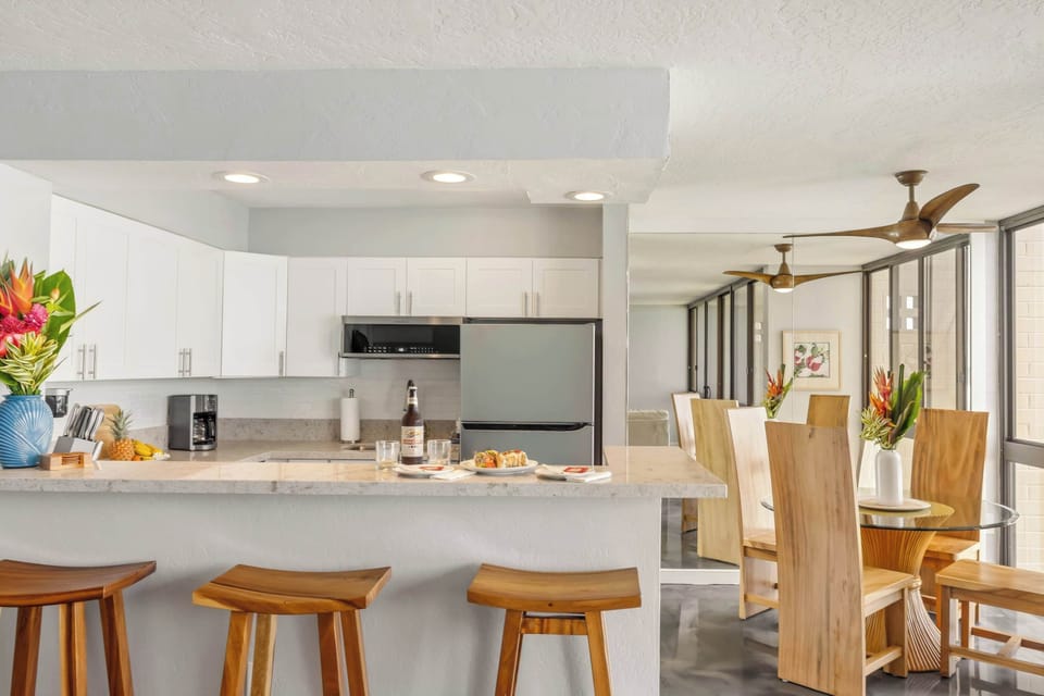 Kitchen & Dining Area