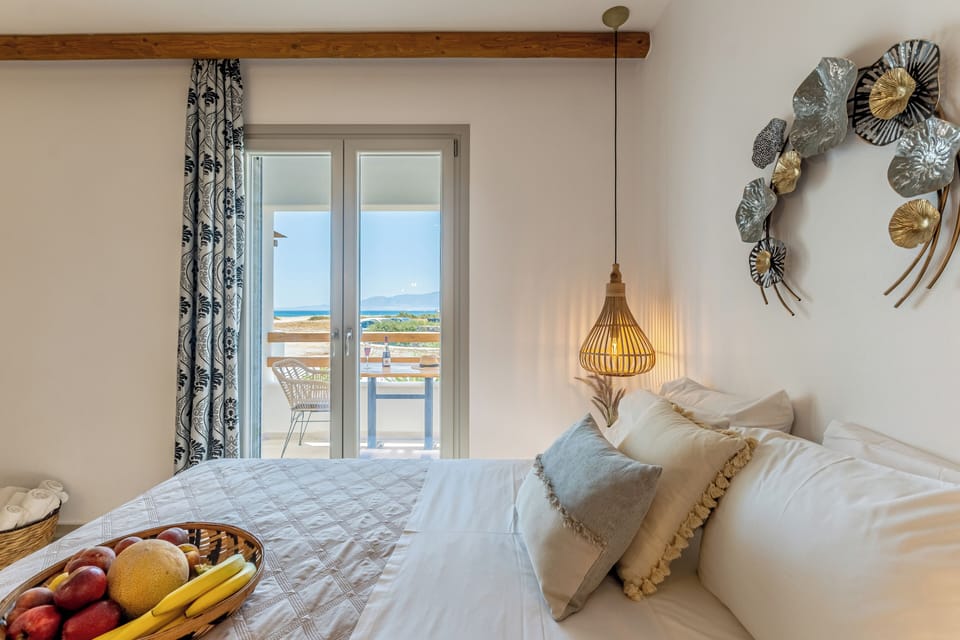 Grand Suite, Sea View | Individually decorated, individually furnished, desk, soundproofing