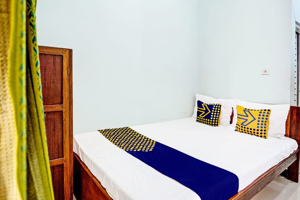 Deluxe Double Room | Free WiFi, bed sheets
