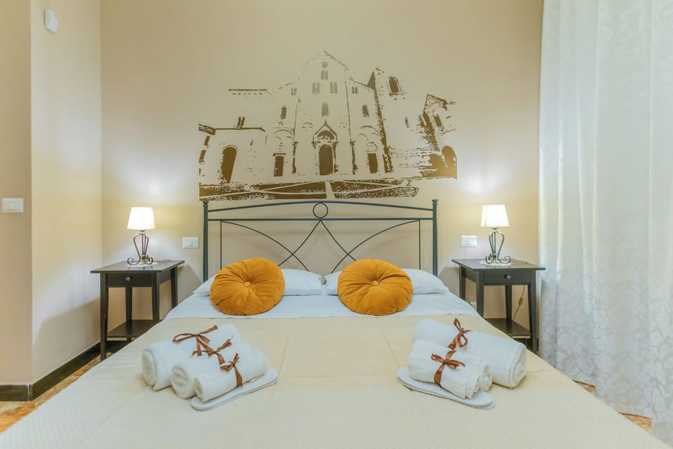 Deluxe Room | Iron/ironing board, free WiFi