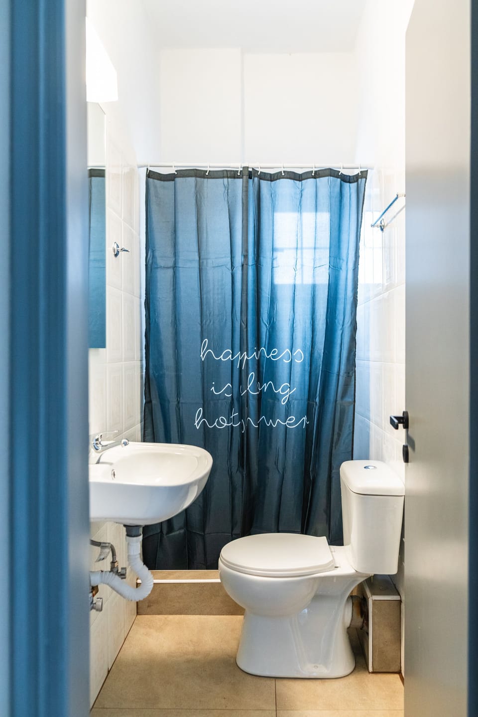 Standard Room, Balcony, Garden View | Bathroom | Shower, free toiletries, hair dryer, slippers