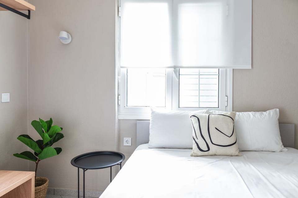 Standard Room, Balcony, Garden View | Hypo-allergenic bedding, individually decorated, individually furnished