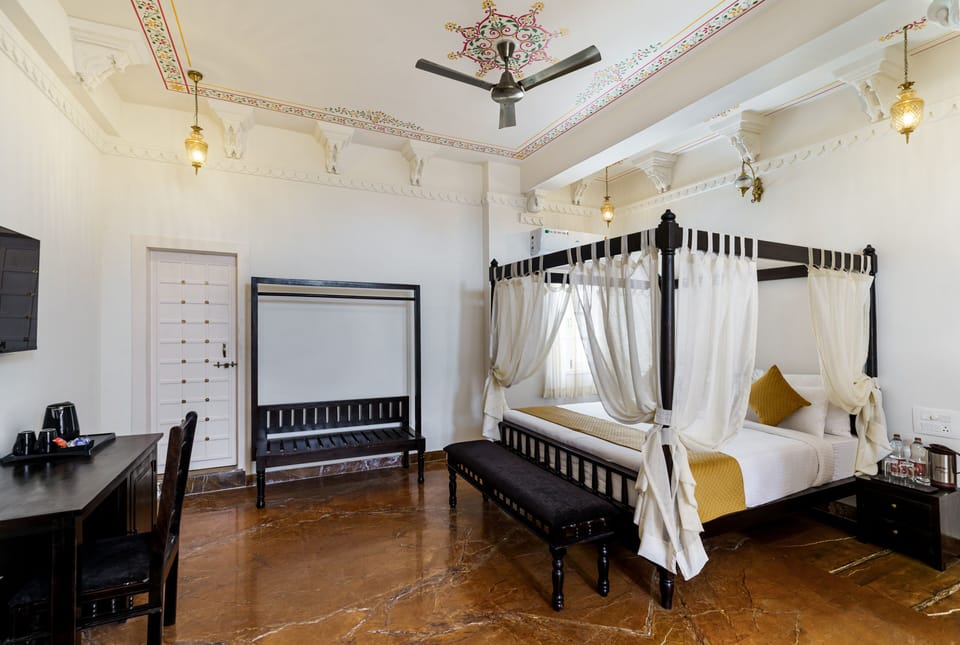 Luxury Room | 1 bedroom, in-room safe, soundproofing