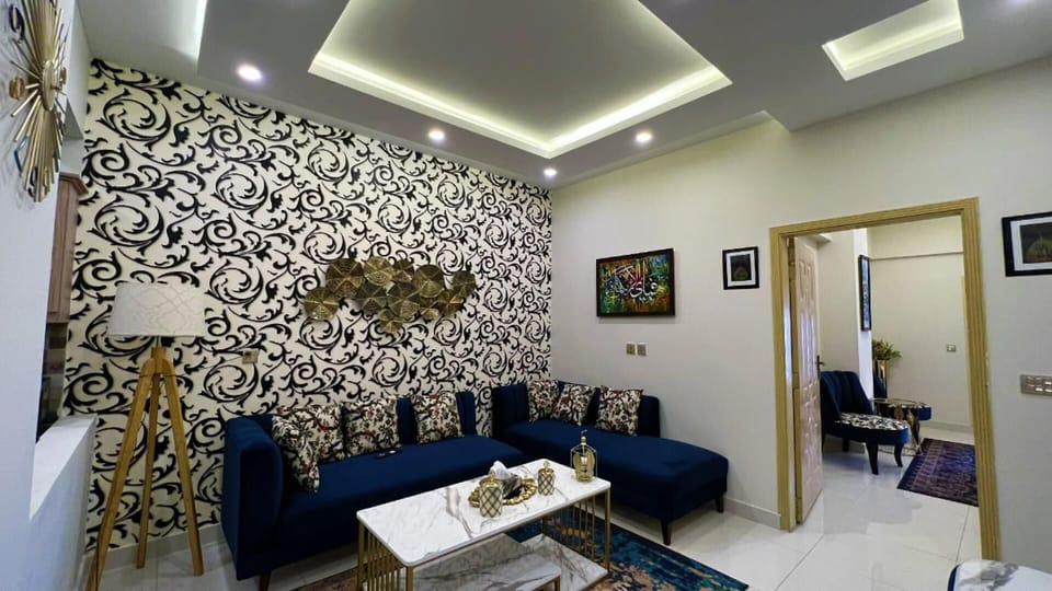 Apartment | Living area | Flat-screen TV