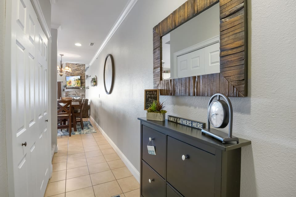 A warm welcome for your 'Lake Daze Retreat'.