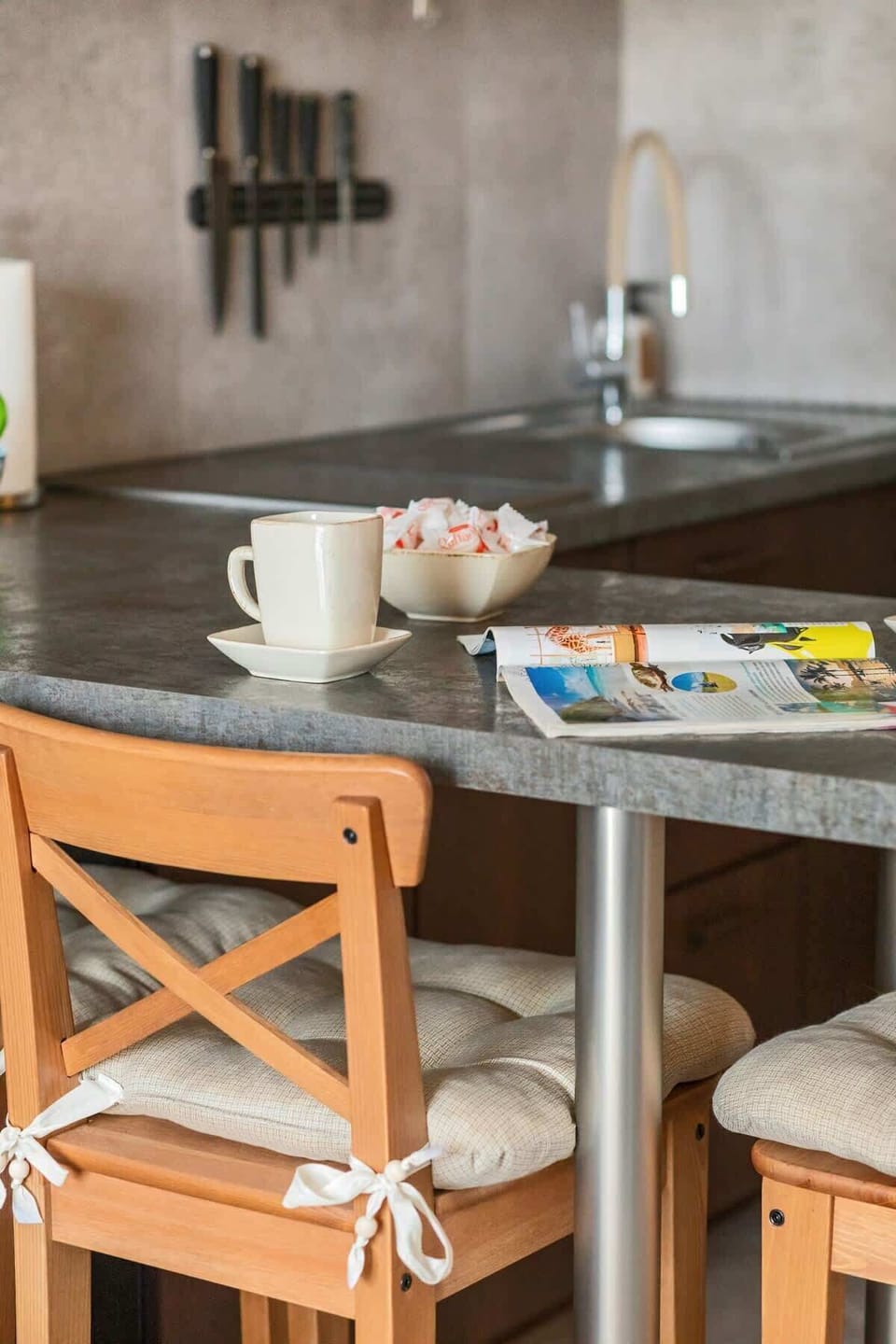 Dining table in the kitchenette.