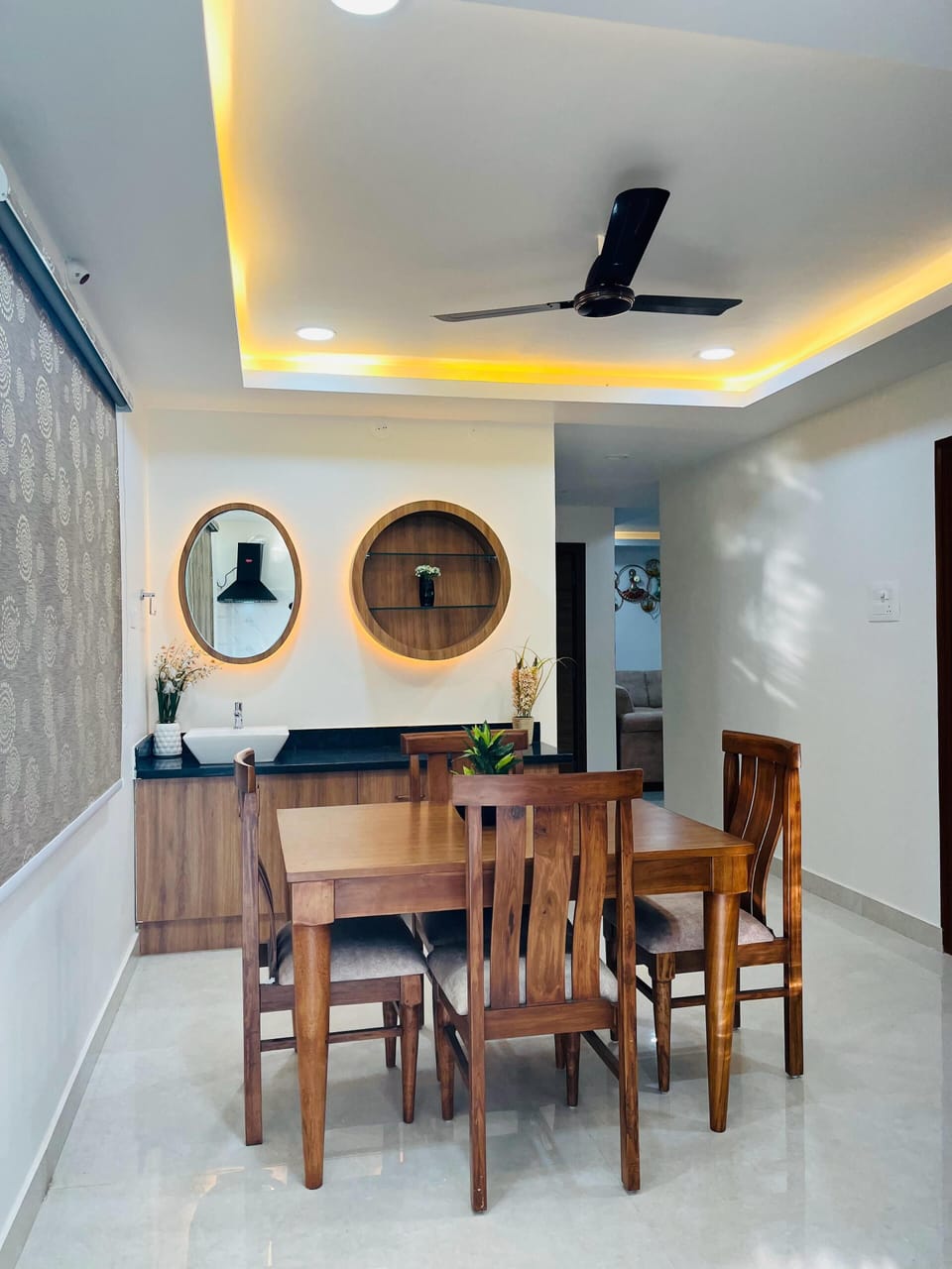 Deluxe Room | In-room dining