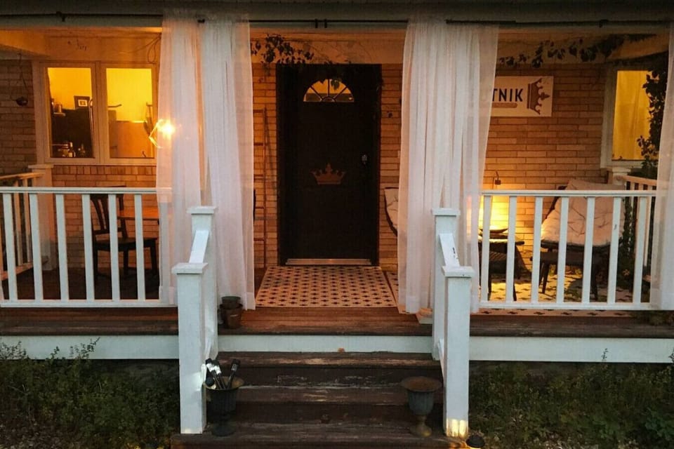 Private Entrance