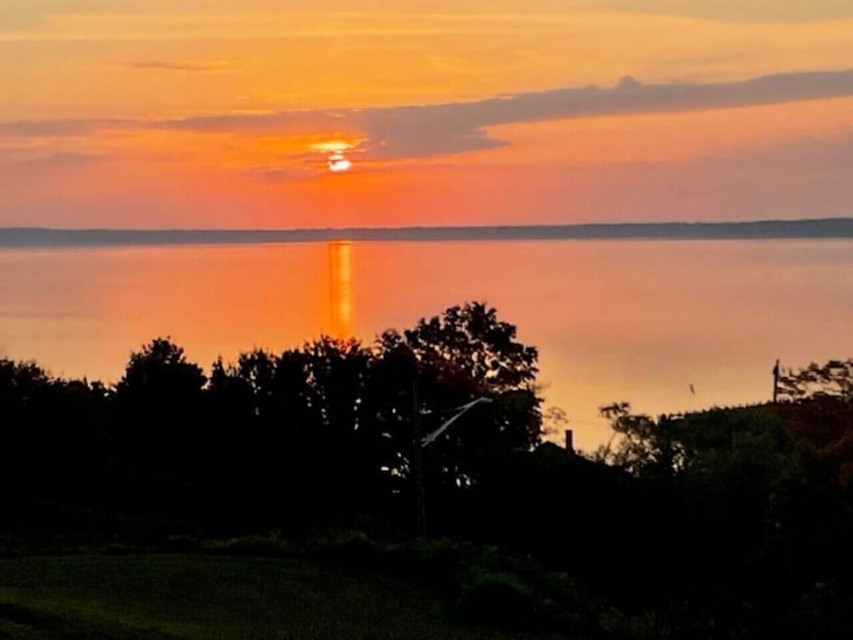 Stunning sunrise & sunset views