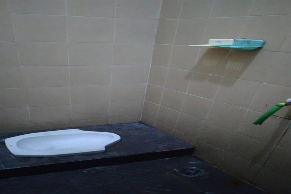 Shower, towels
