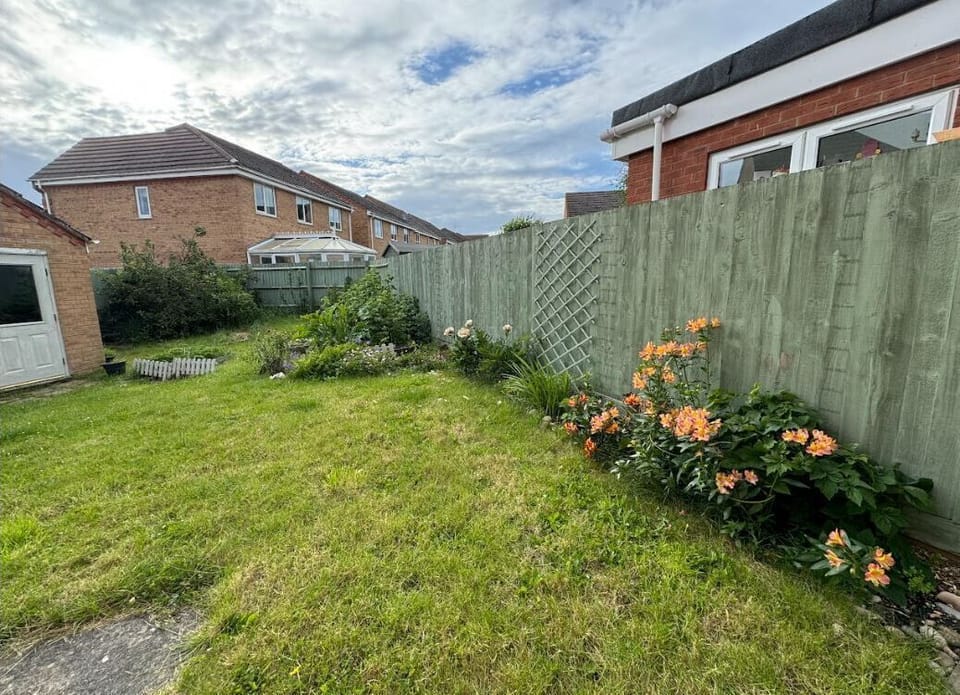 Garden (rear).