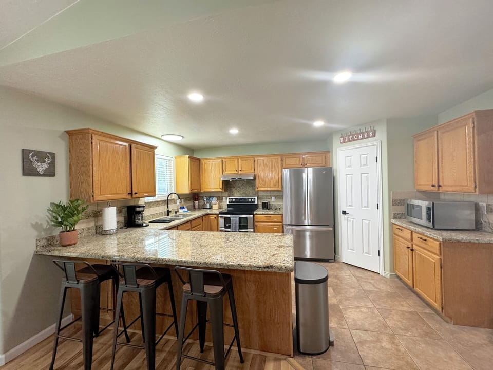 Full Kitchen 