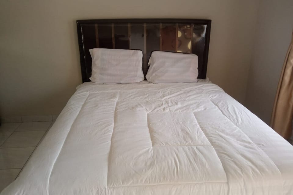 Standard Double Room | Free WiFi, bed sheets