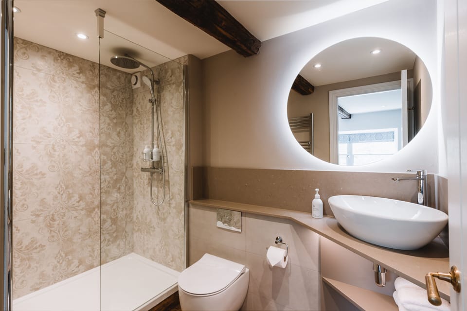 Double Room (Room 1 First Floor) | Egyptian cotton sheets, premium bedding, minibar, bed sheets