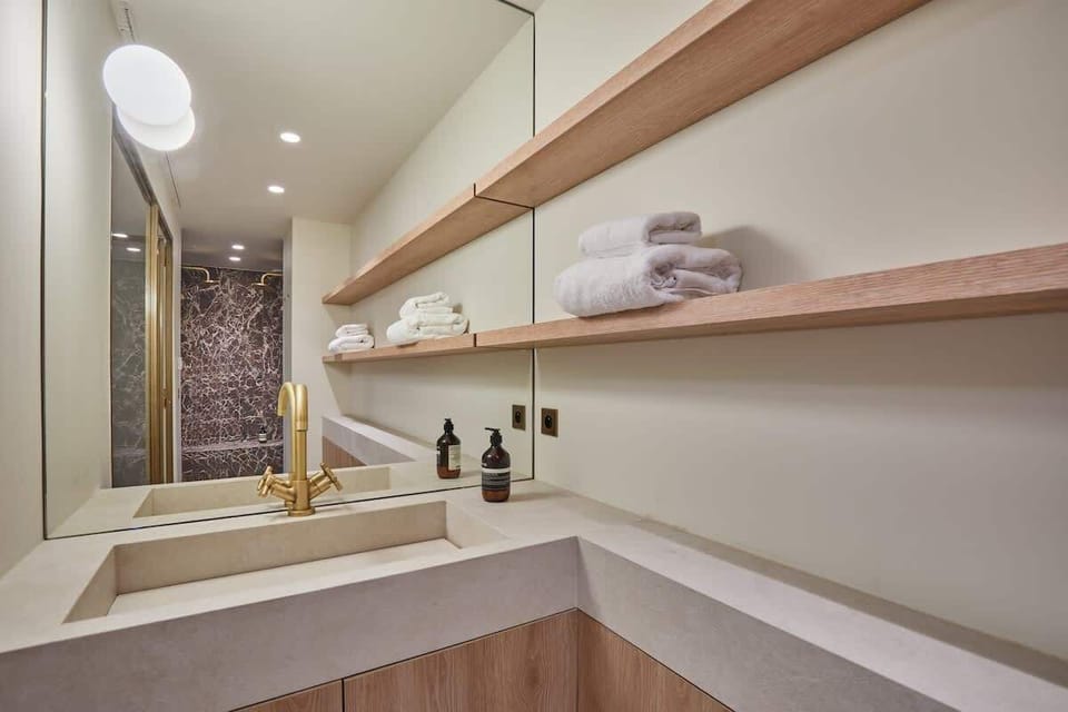 Salle de douche sans toilette