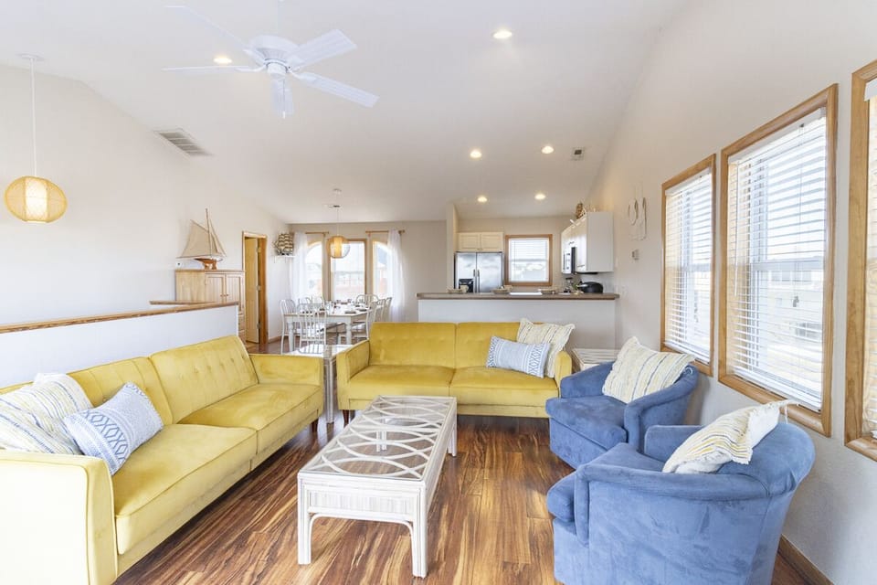 Top Level Living Area