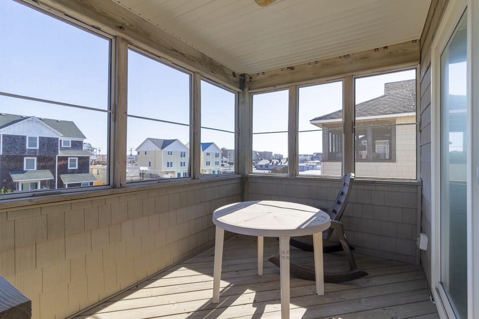 Top Level Screened-in Porch