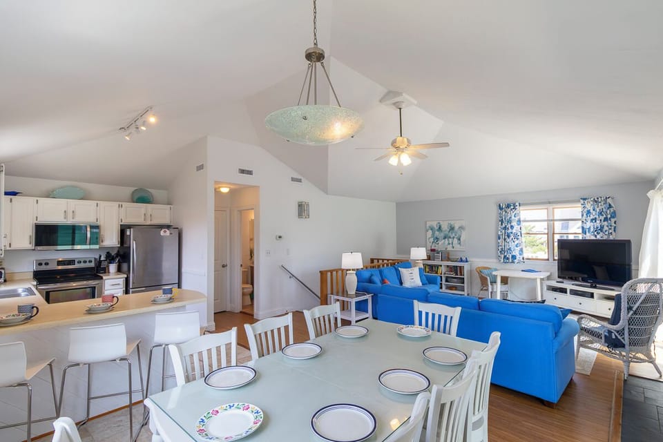 Top Level Dining Area