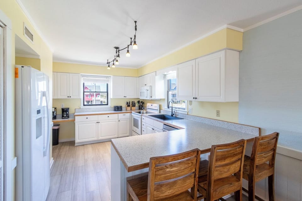 Mid Level Kitchen