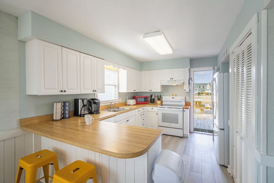 Mid Level Kitchen
