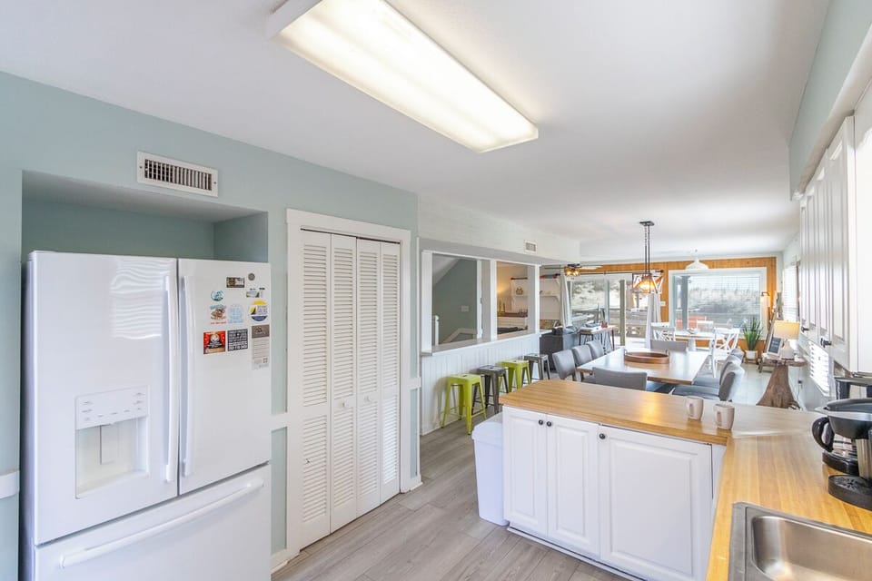 Mid Level Kitchen