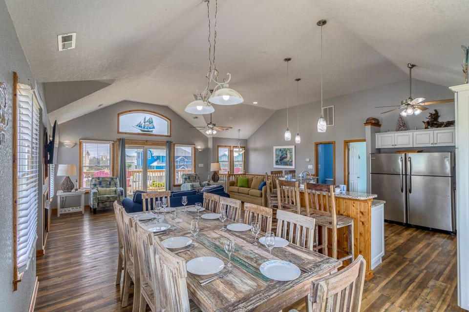 Top Level Dining Area