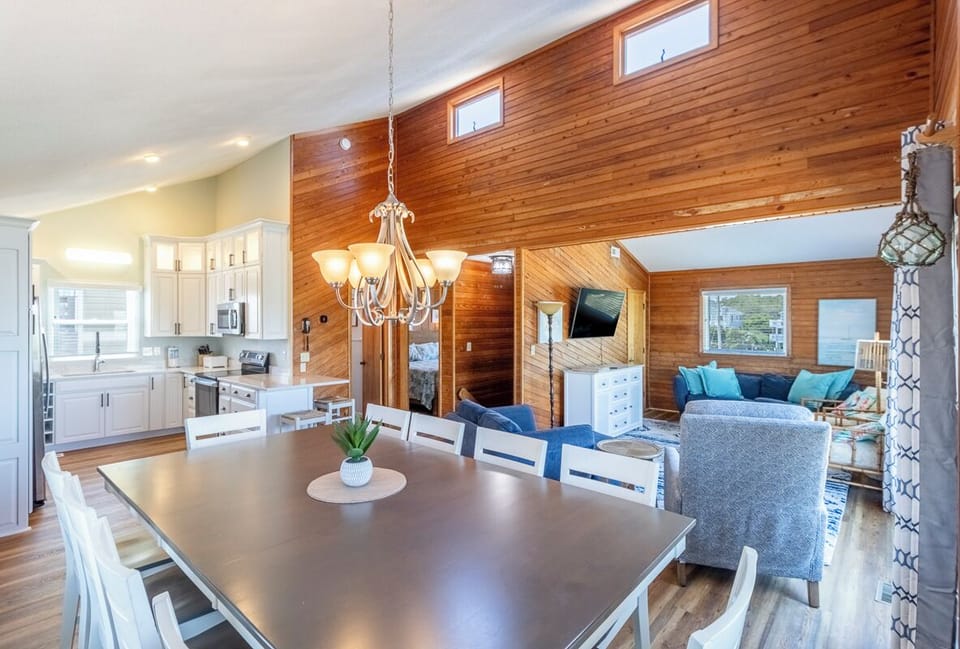 Top Level Dining Area
