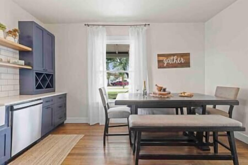 Fully stocked kitchen to enjoy wine pairings from the best of Hill Country.