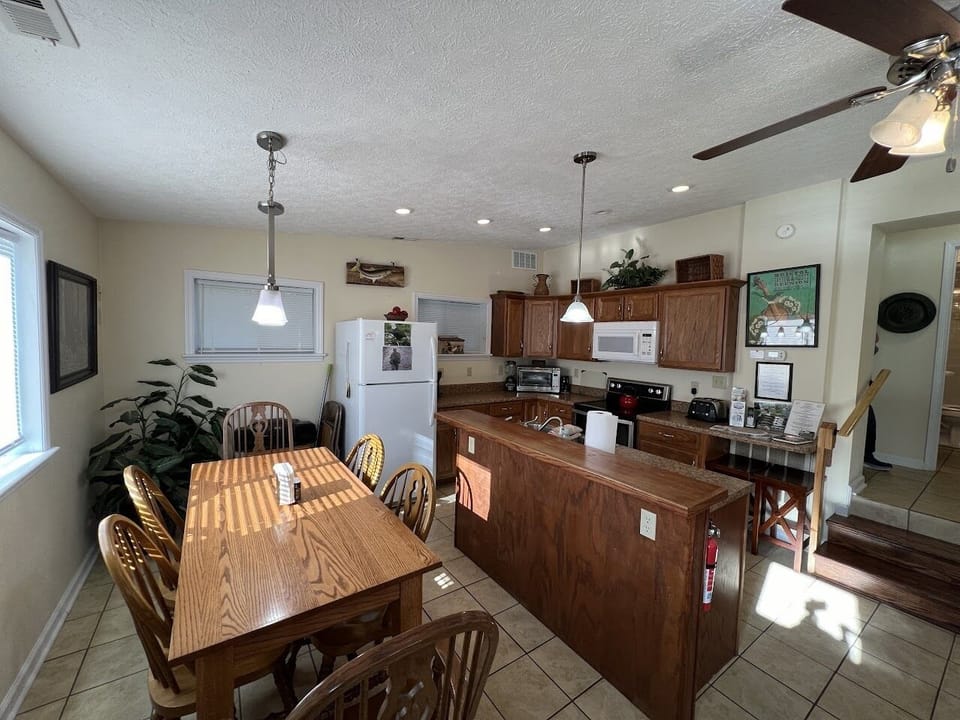 Pappaws Pad 2 Kitchen/Dining
