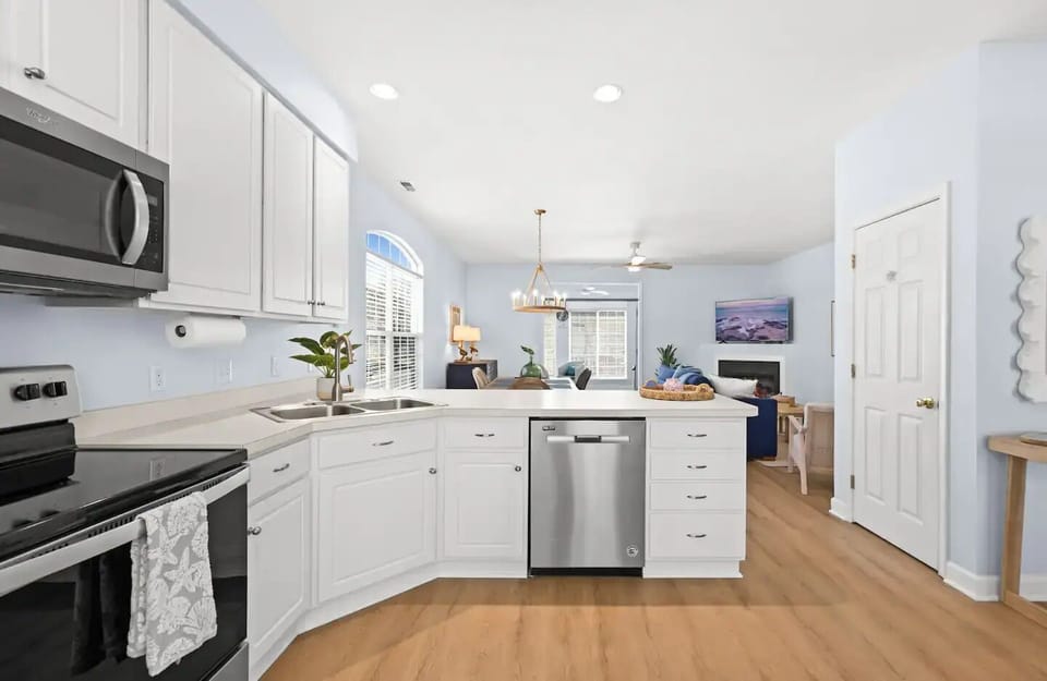 Full kitchen