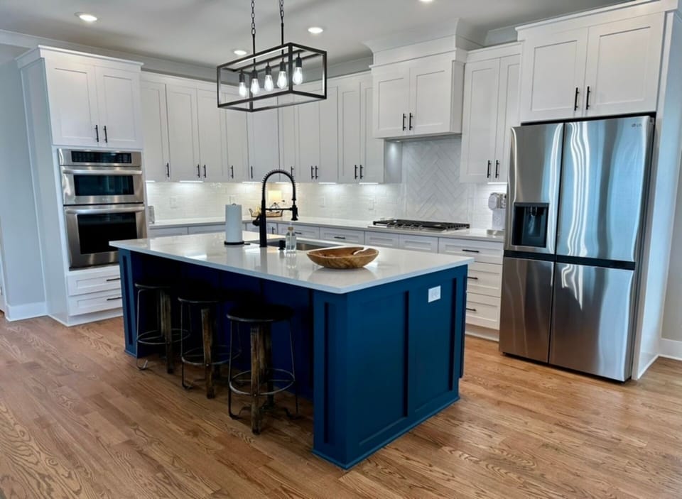 Large island with counter stool seating