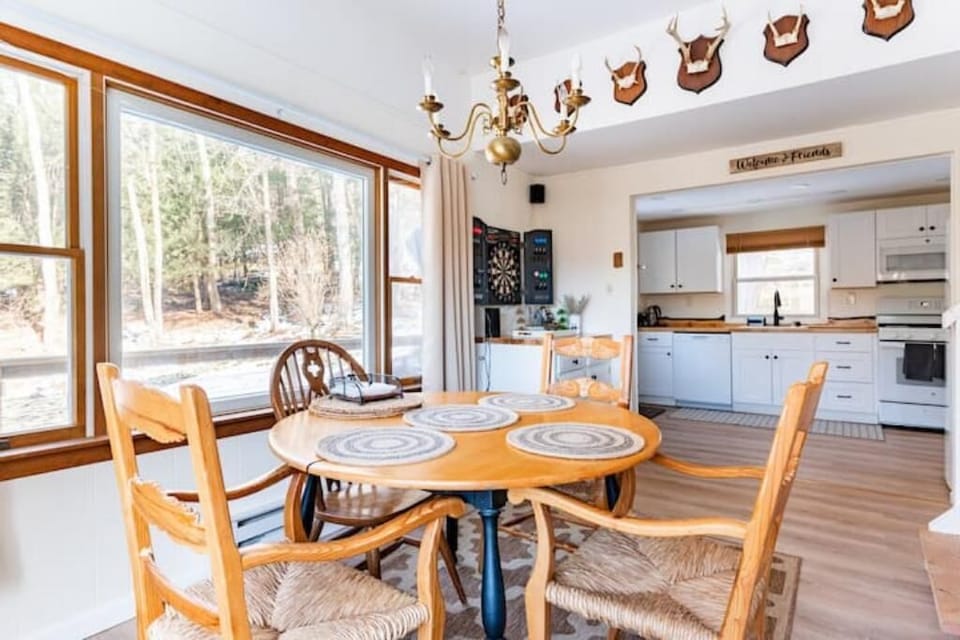 Dining room table