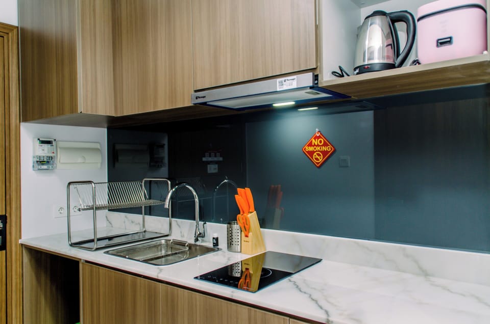 Apartment | Private kitchen | Fridge, microwave, stovetop, electric kettle