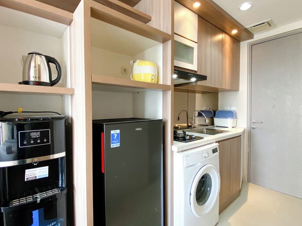 Studio | Private kitchen | Fridge, stovetop, electric kettle, rice cooker