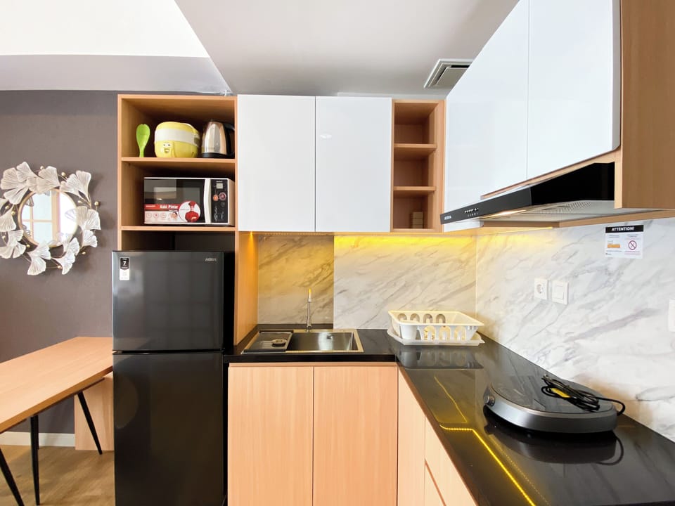 Apartment | Private kitchen | Fridge, microwave, stovetop, electric kettle