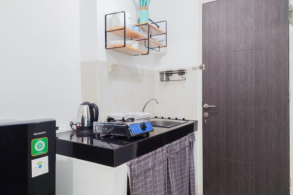 Studio | Private kitchen | Full-size fridge, stovetop, electric kettle
