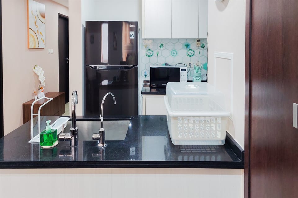 Apartment | Private kitchen | Full-size fridge, stovetop, electric kettle