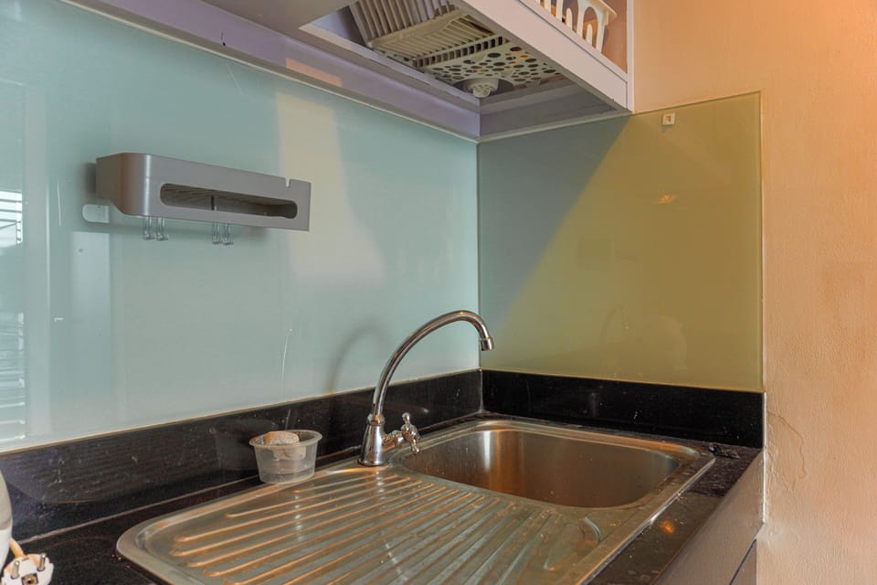 Apartment | Private kitchen | Full-size fridge, stovetop