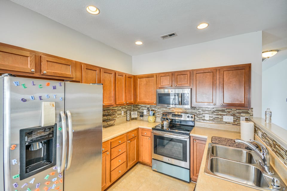 Kitchen | 1st Floor | Refrigerator | Dishwasher | Cooking Basics