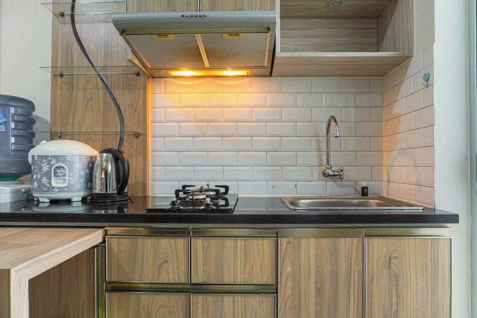 Apartment | Private kitchen | Fridge, stovetop, rice cooker