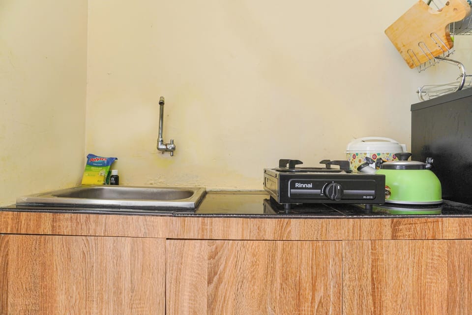 Studio | Private kitchen | Fridge, stovetop, rice cooker