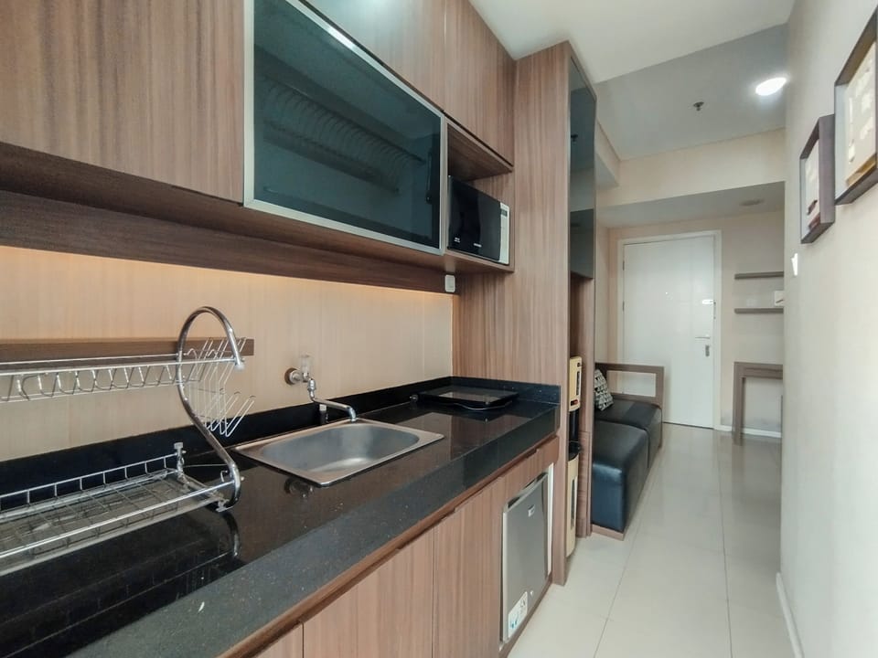 Apartment | Private kitchen | Mini-fridge, stovetop, rice cooker