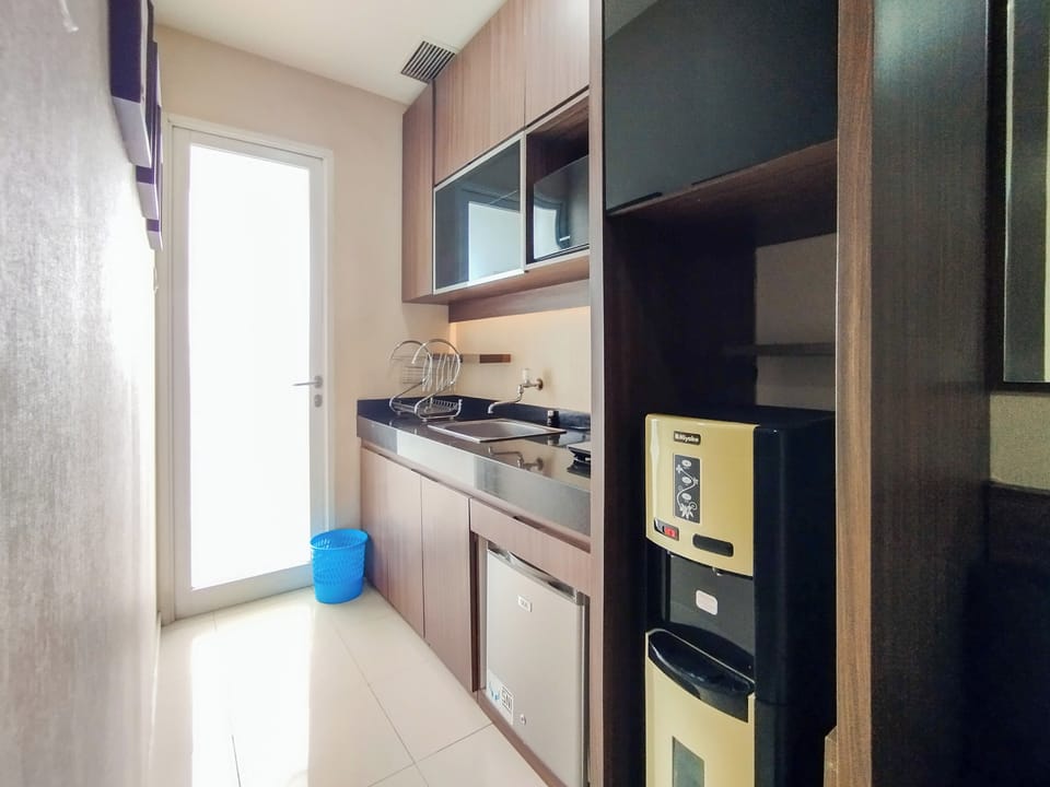 Apartment | Private kitchen | Mini-fridge, stovetop, rice cooker