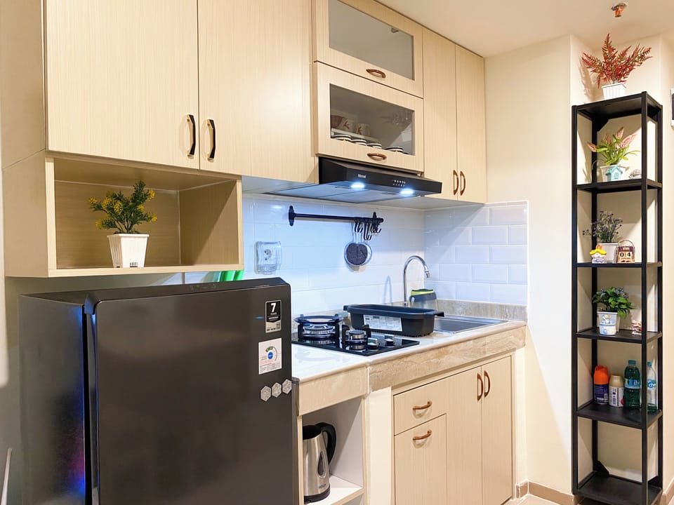 Apartment | Private kitchen | Fridge, stovetop, rice cooker