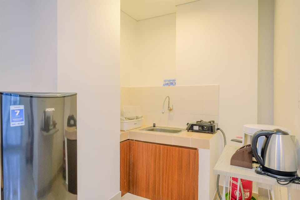 Apartment | Private kitchen | Fridge, stovetop, rice cooker