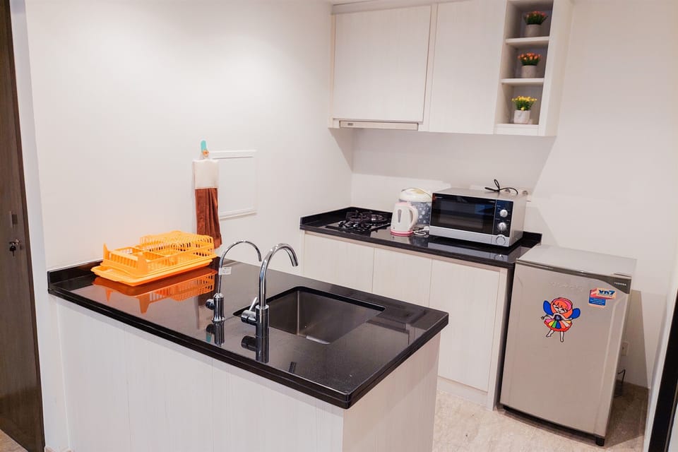 Apartment | Private kitchen | Fridge, stovetop, rice cooker