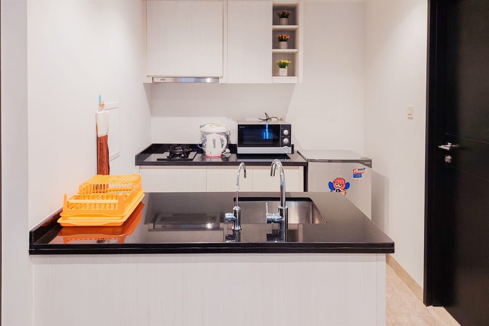 Apartment | Private kitchen | Fridge, stovetop, rice cooker