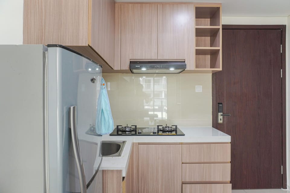 Studio | Private kitchen | Full-size fridge, stovetop, electric kettle