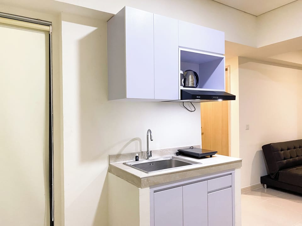 Apartment | Private kitchen | Fridge, stovetop, rice cooker